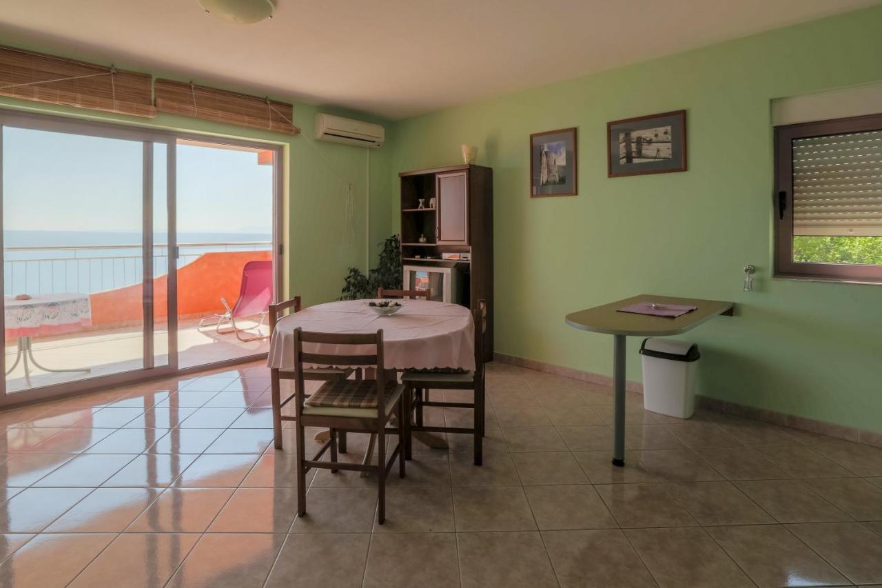 Apartmani Rino Dramalj Bagian luar foto